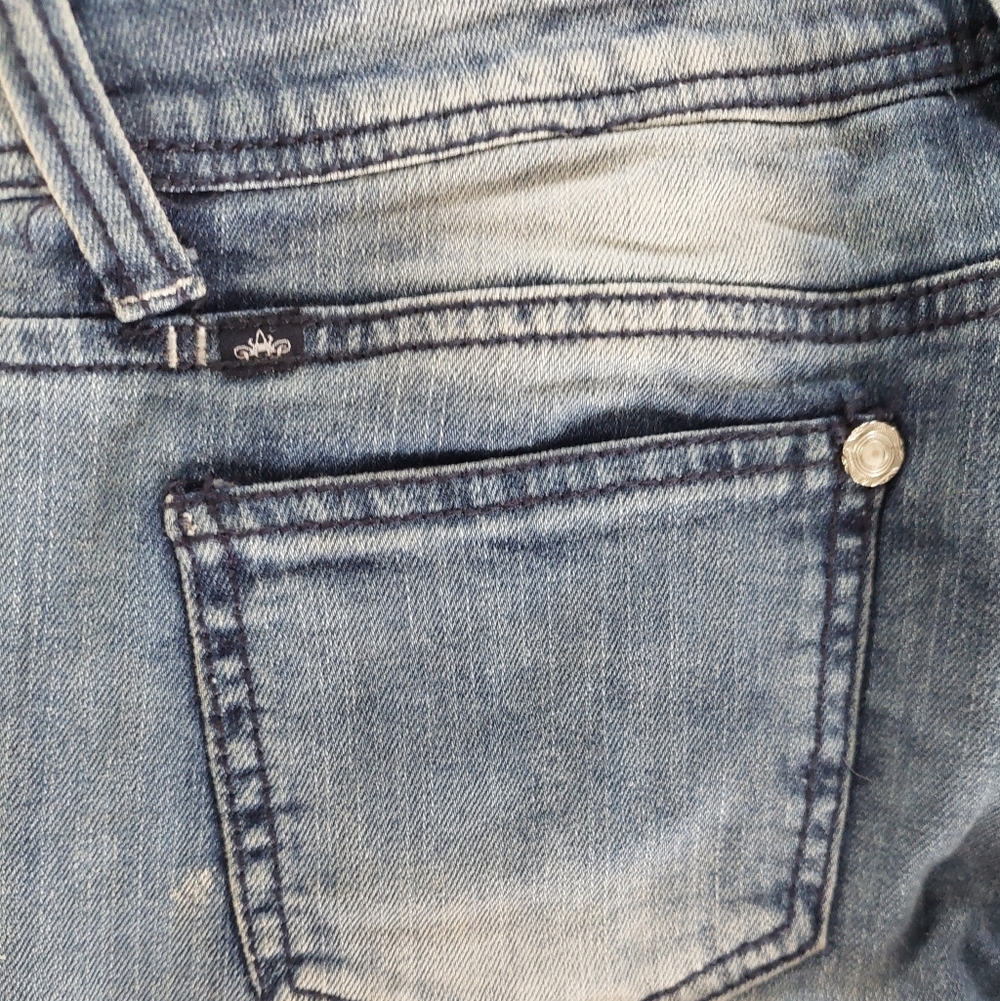 Almost Famous size 7 Distressed Cropped Blue Wash Jeans Splatter